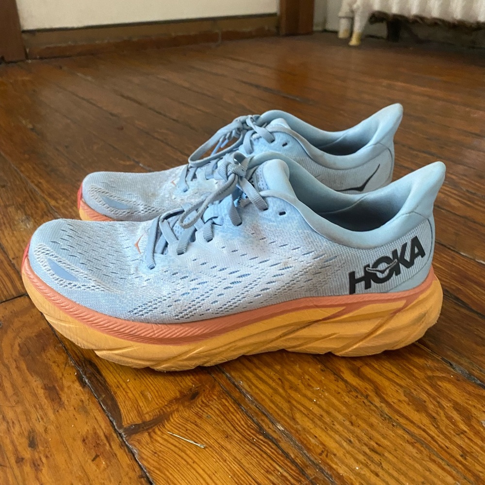 HOKA Clifton 8 size 9B
